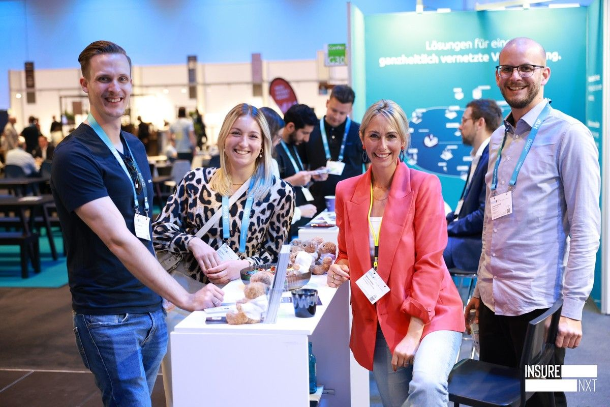 dvelop_insureNXT_Sabrina_Jonas